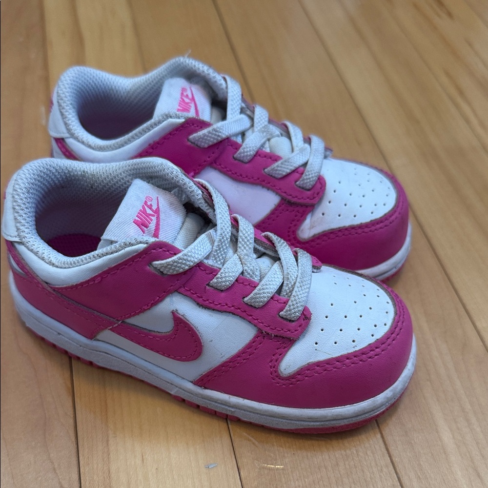 Nike Kids Sneakers in Pink and White